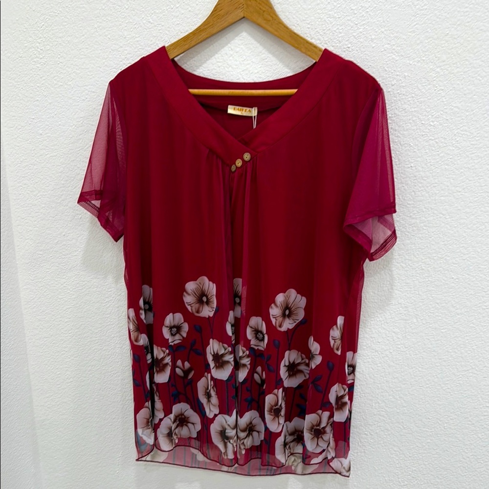 NWT Baikea Red and White Short Sleeve floral Blouse